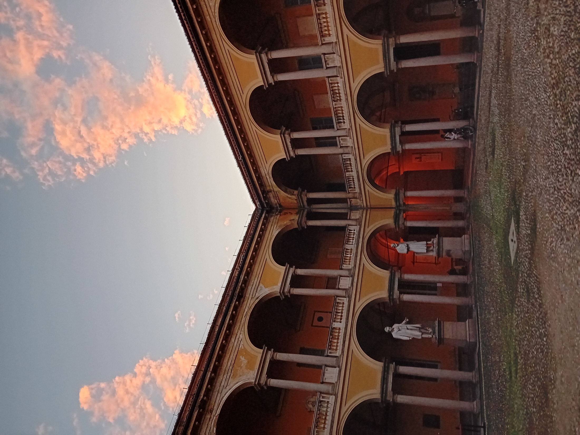 Courtyard at the University of Pavia, photographed by Patrice Rusconi